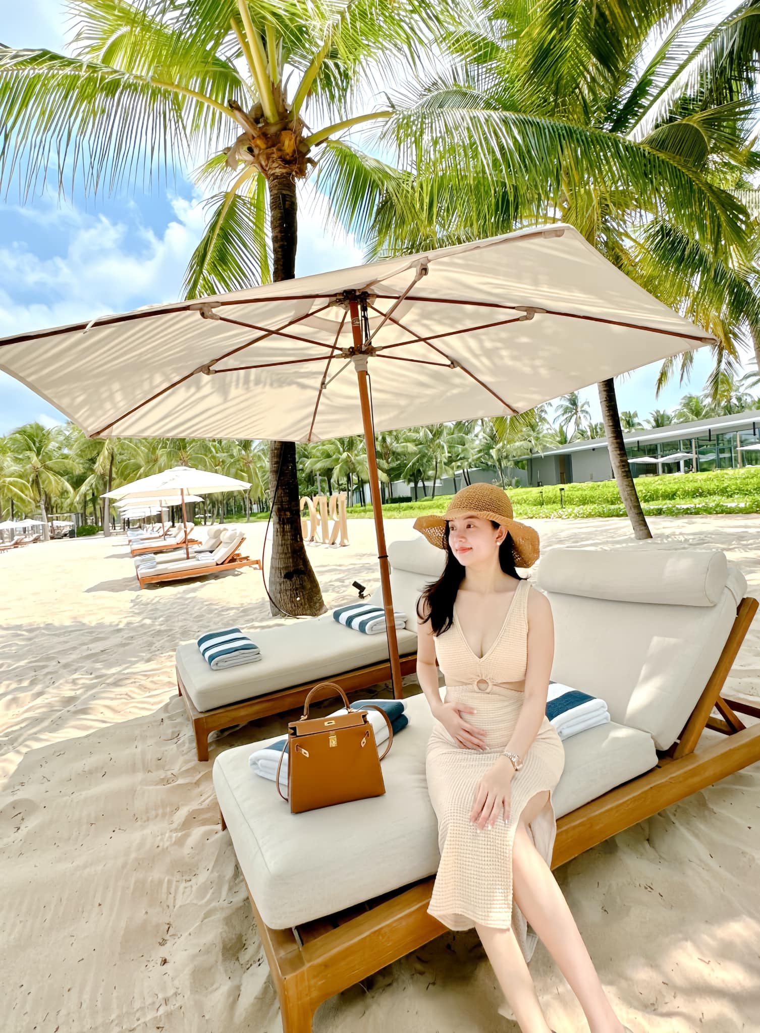 Ly Kute ngày xưa bụng bầu lên chùa ở ẩn, giờ mang thai lần 2 nhìn cách tận hưởng là biết lấy đúng người - 3