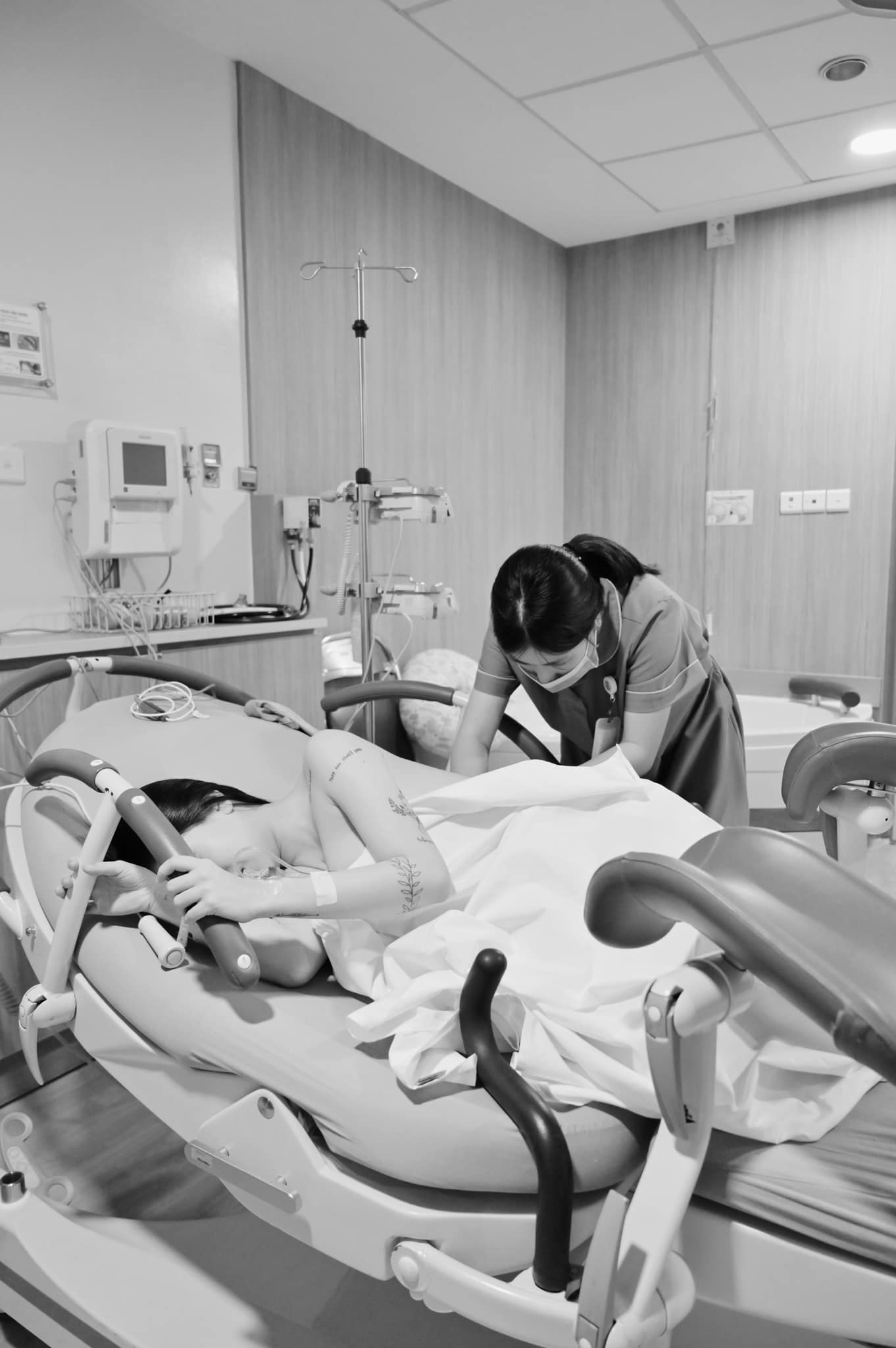 Mang thai lần đầu ở tuổi 20, ba lần đi đẻ của ái nữ nhà Minh Nhựa có gì đặc biệt? - 16