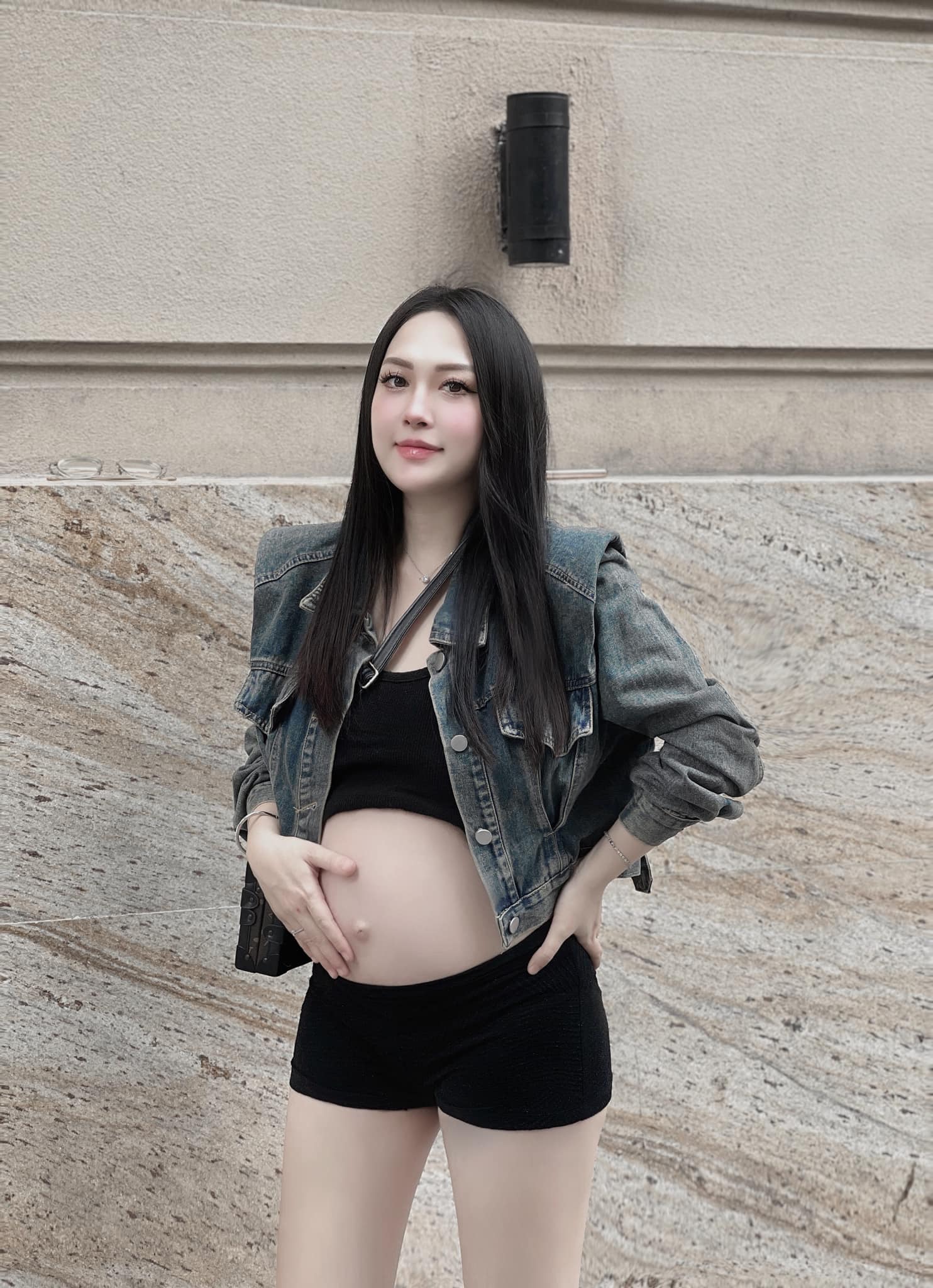 Em họ Hương Tràm 2 lần mang thai đều nghén ngủ, 10 ngày sau sinh đã về dáng nhờ kỷ luật thép - 3