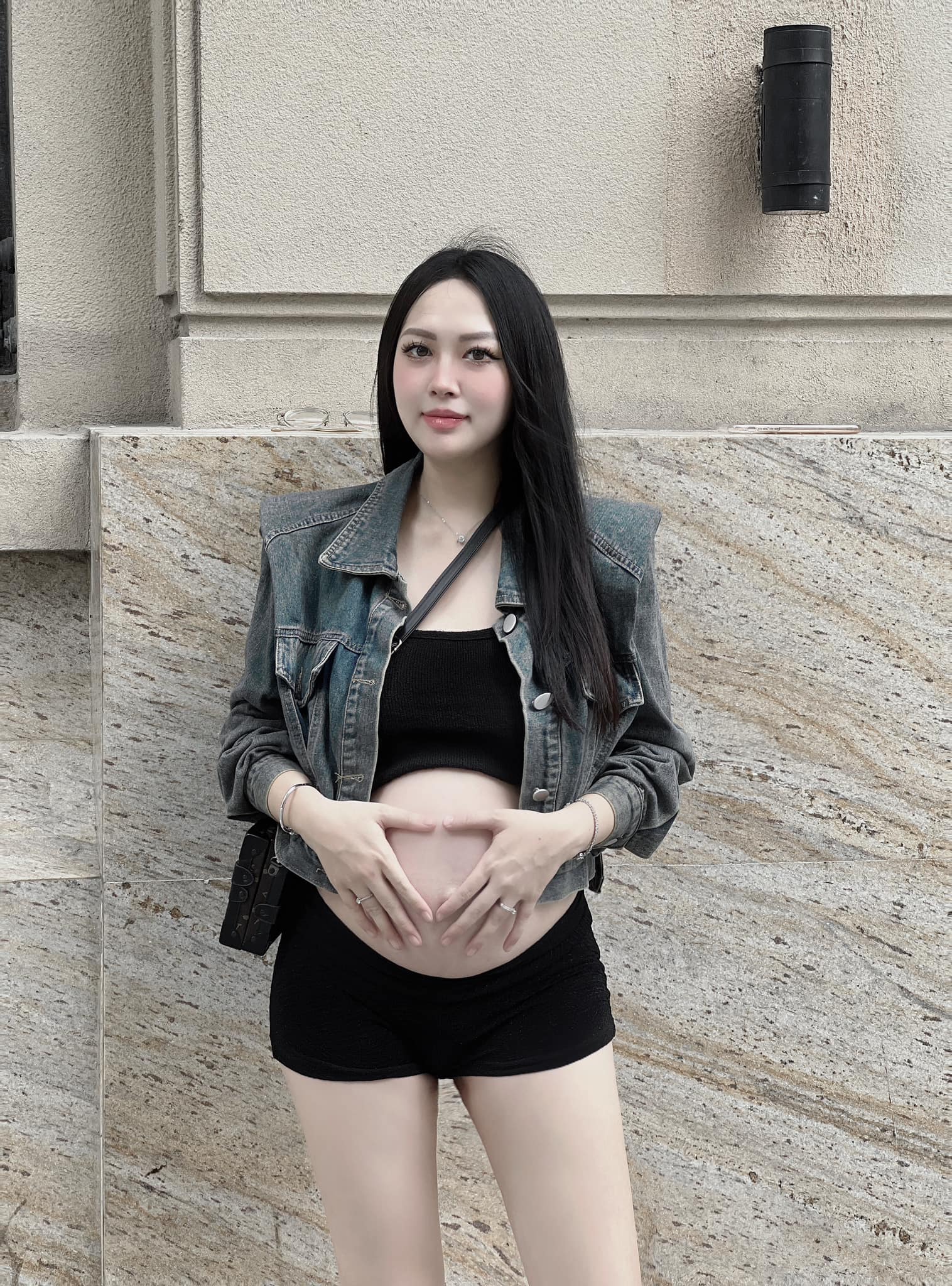Em họ Hương Tràm 2 lần mang thai đều nghén ngủ, 10 ngày sau sinh đã về dáng nhờ kỷ luật thép - 2