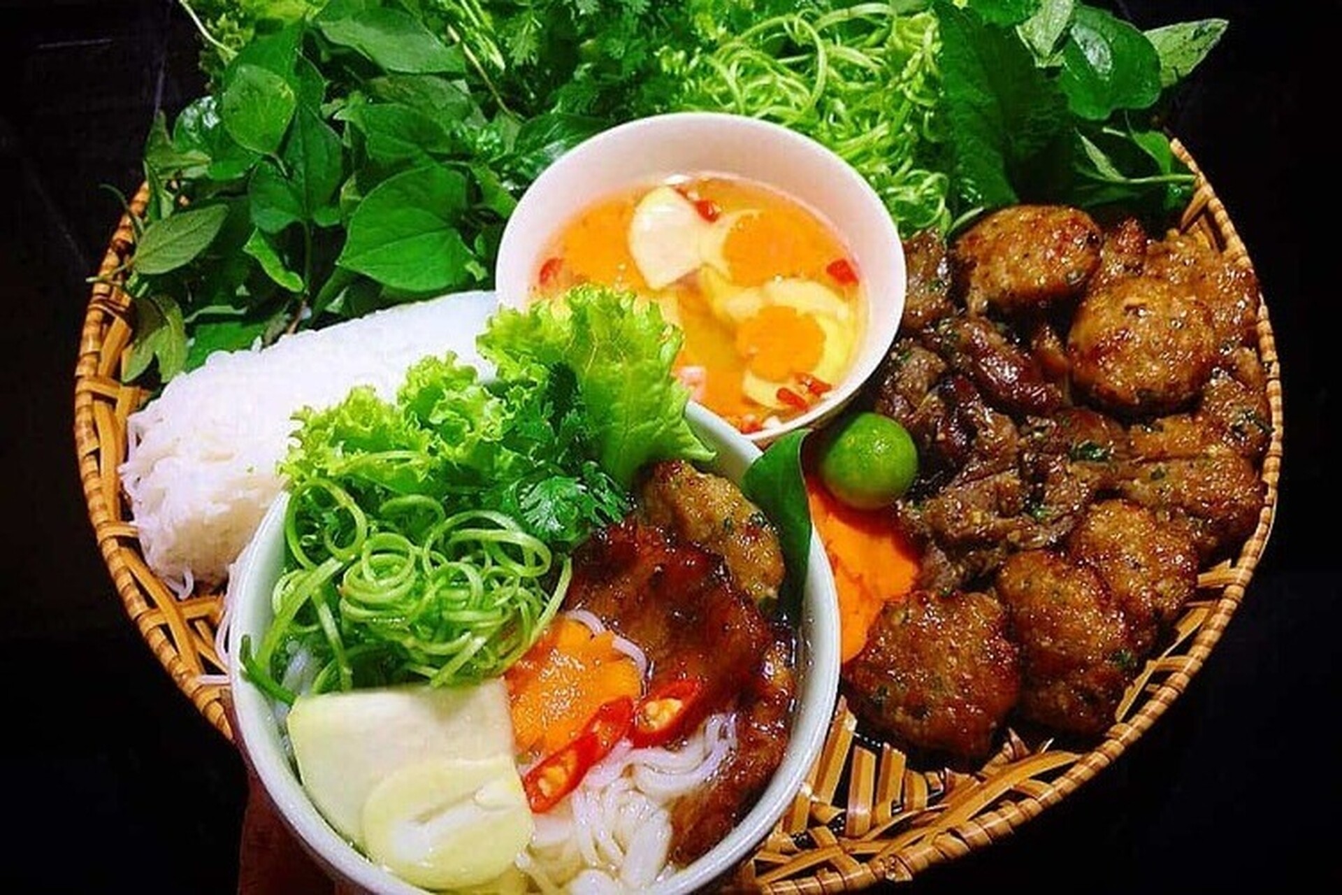 Bún chả - Vị thơm Hà thành trên bếp than hoa - 3